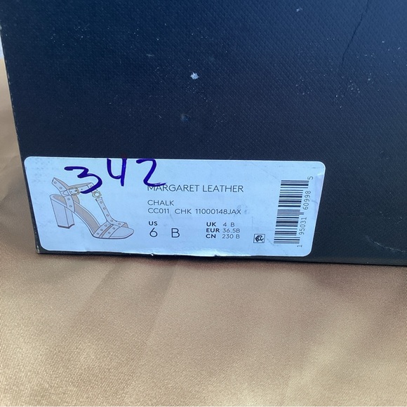 COACH leather sandals, 6 block heels rivets, chalk versatile color NEW - Picture 3 of 14